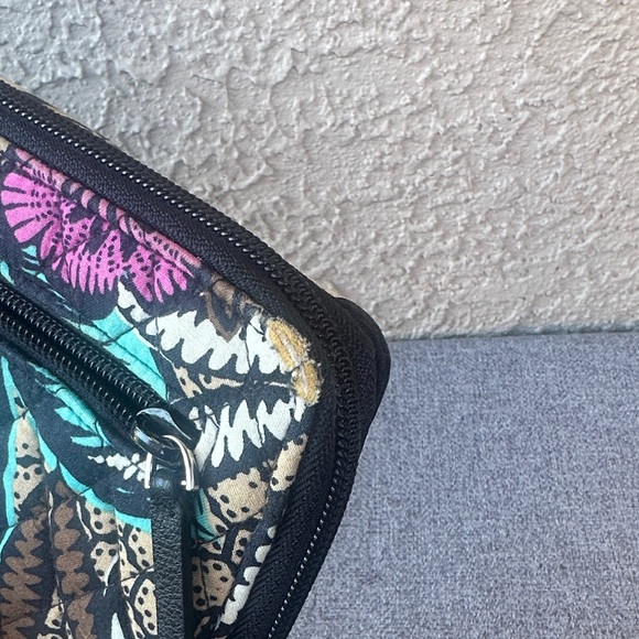 𝓿𝓔𝓡𝓐 𝓑𝓡𝓐𝓓𝓛𝓔𝓨 Floral Patterned Women's Wallet bundle (some callouts) - Picture 12 of 14